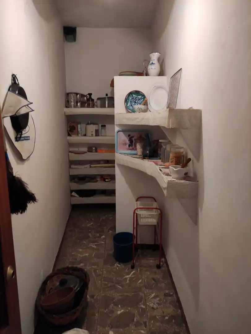 Einfamilien-Reihenhaus zum Verkauf in Calle Puerta de Madridejos, 3, Consuegra Küche von Einfamilien-Reihenhaus zum Verkauf in Consuegra mit Heizung, Abstellraum und Ofen