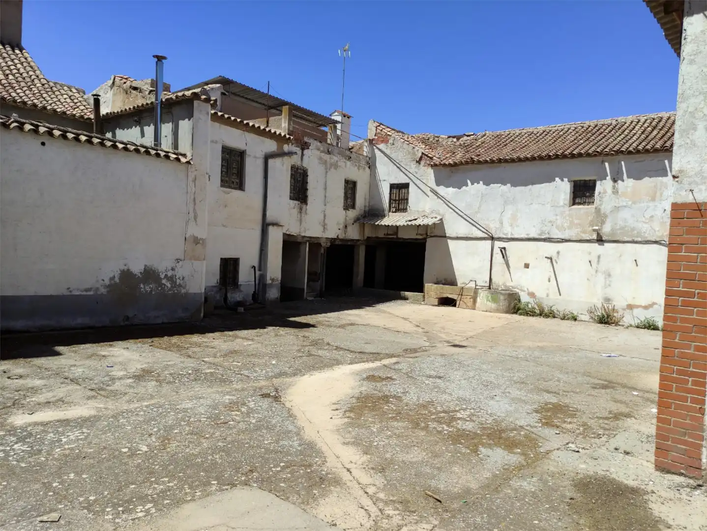 Einfamilien-Reihenhaus zum Verkauf in Calle Puerta de Madridejos, 3, Consuegra Außenansicht von Einfamilien-Reihenhaus zum Verkauf in Consuegra mit Heizung, Abstellraum und Ofen