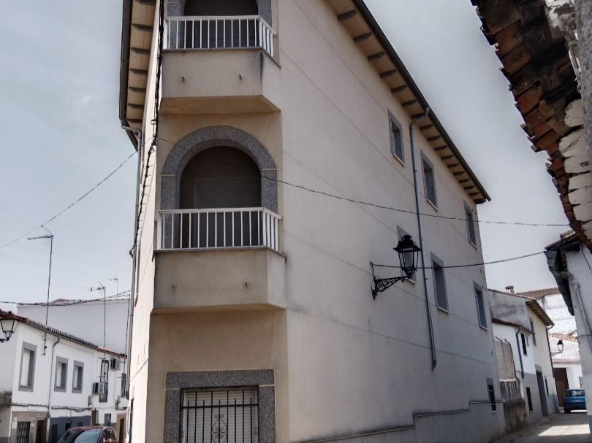 Vista exterior de Pis en venda en Montehermoso amb Traster i Balcó