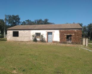 Vista exterior de Finca rústica en venda en La Codosera amb Piscina