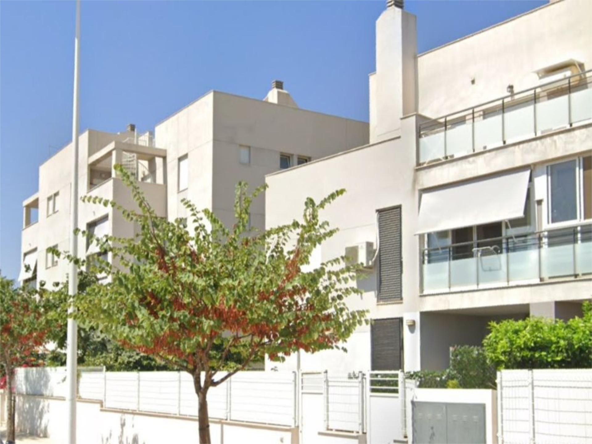 Vista exterior de Pis en venda en Sagunto / Sagunt amb Aire condicionat, Jardí privat i Parquet