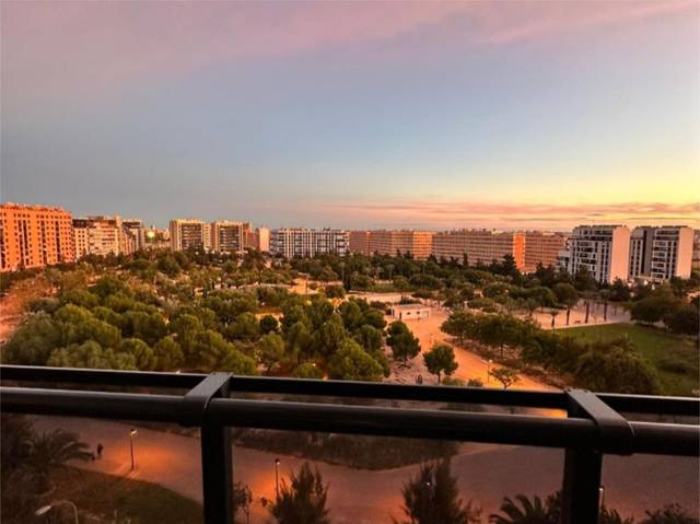 Piso en Alquiler en Calle Doctora Damiana Zaragoza, 1 en Paus - Poligono San Blas