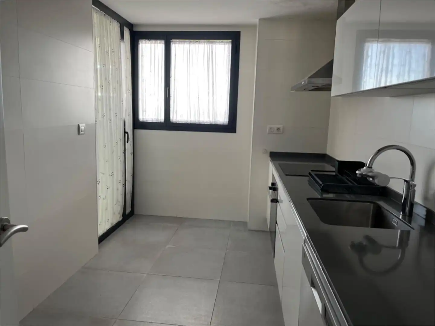 Flat for rent in Calle Doctora Damiana Zaragoza, 1, Paus - Poligono San Blas Flat for rent in Calle Doctora Damiana Zaragoza, 1, Paus - Poligono San Blas