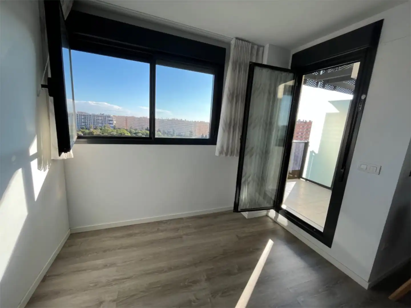 Flat for rent in Calle Doctora Damiana Zaragoza, 1, Paus - Poligono San Blas Flat for rent in Calle Doctora Damiana Zaragoza, 1, Paus - Poligono San Blas