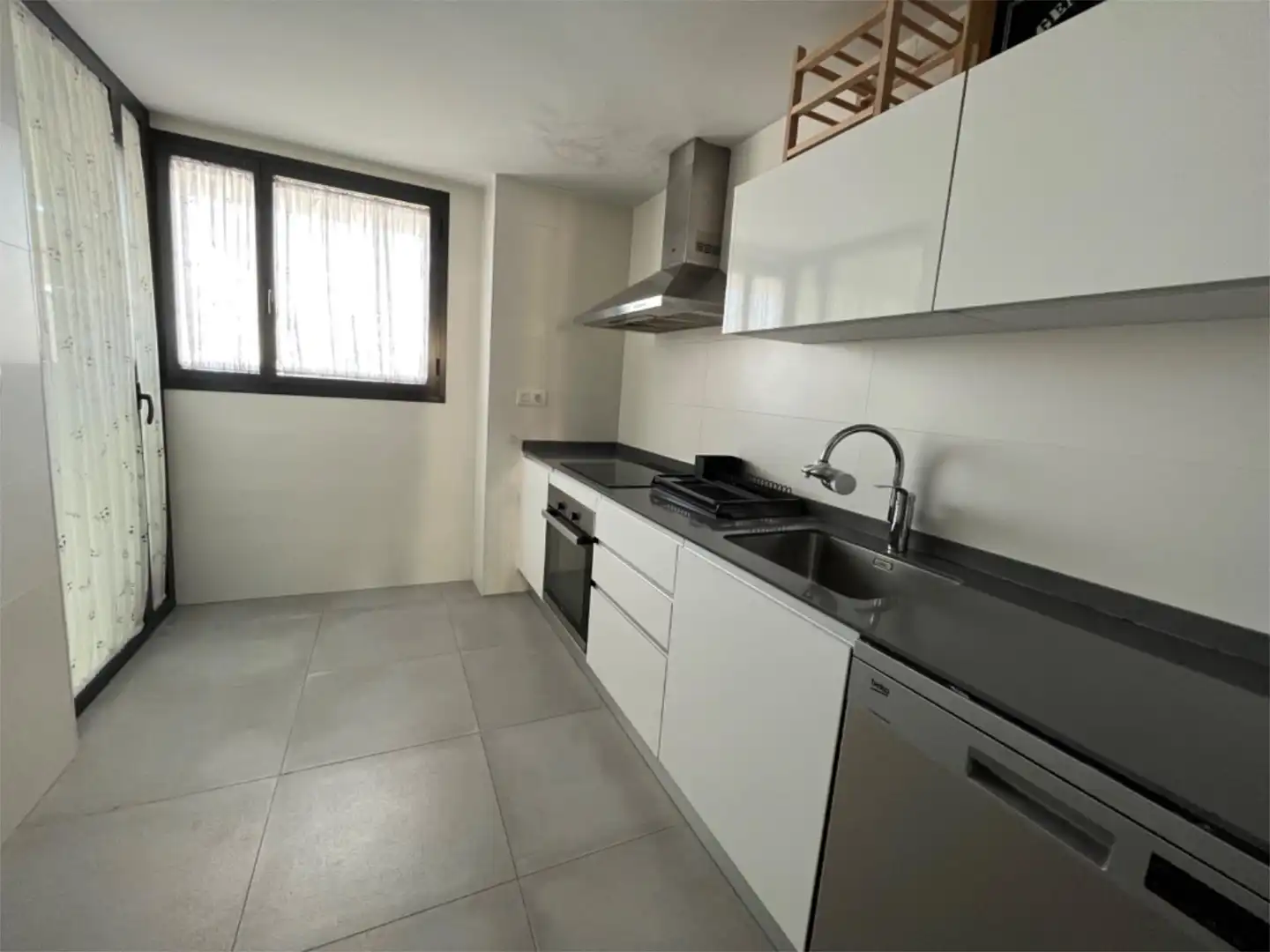 Flat for rent in Calle Doctora Damiana Zaragoza, 1, Paus - Poligono San Blas Flat for rent in Calle Doctora Damiana Zaragoza, 1, Paus - Poligono San Blas