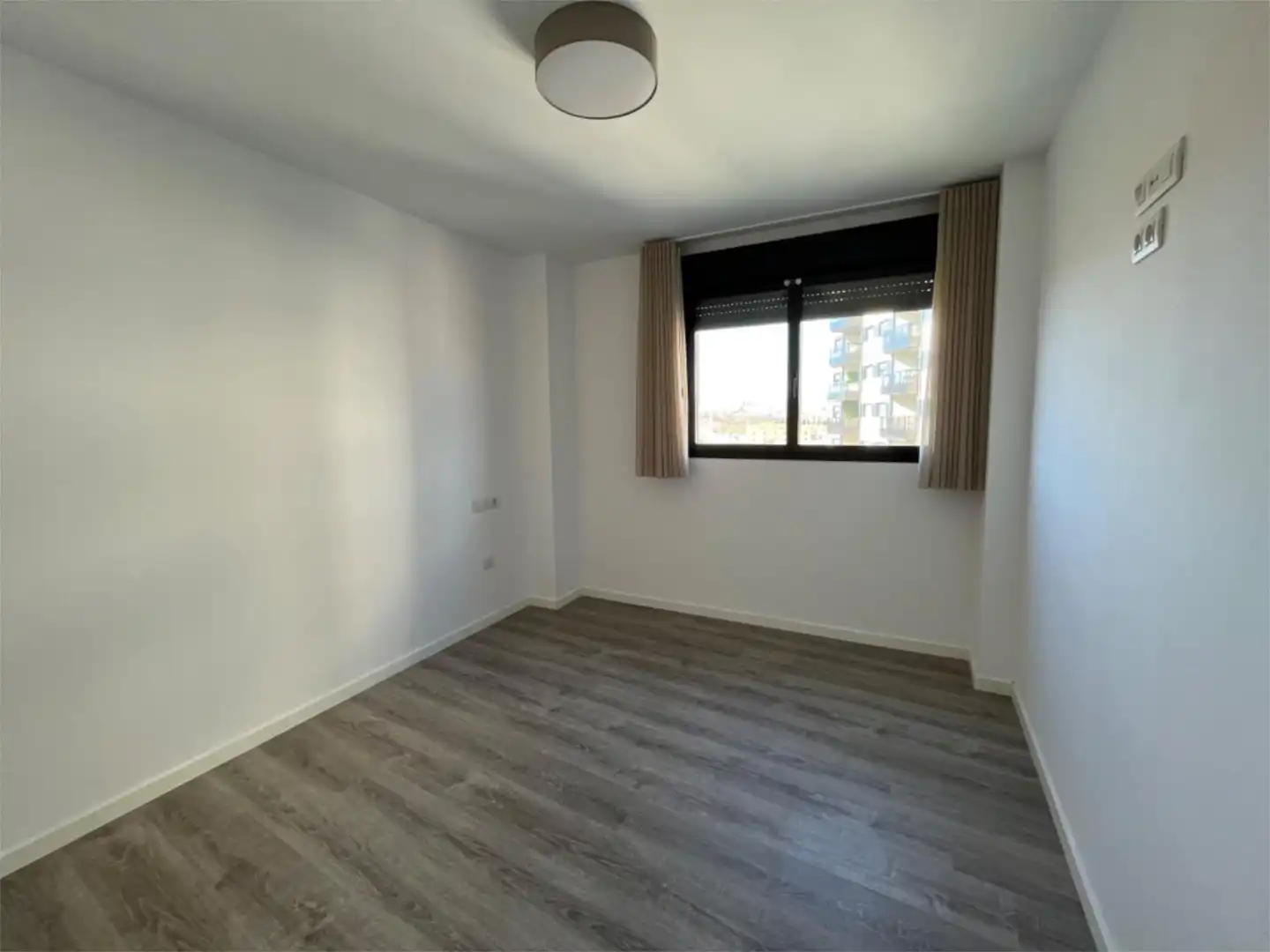 Flat for rent in Calle Doctora Damiana Zaragoza, 1, Paus - Poligono San Blas Flat for rent in Calle Doctora Damiana Zaragoza, 1, Paus - Poligono San Blas