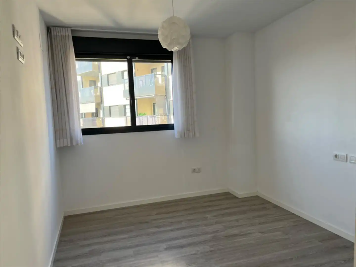 Flat for rent in Calle Doctora Damiana Zaragoza, 1, Paus - Poligono San Blas Flat for rent in Calle Doctora Damiana Zaragoza, 1, Paus - Poligono San Blas