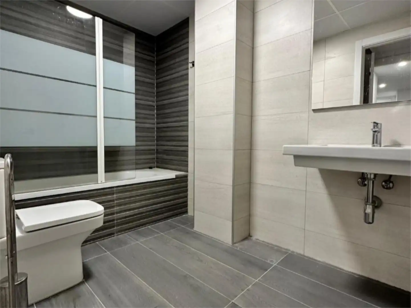 Flat for rent in Calle Doctora Damiana Zaragoza, 1, Paus - Poligono San Blas Flat for rent in Calle Doctora Damiana Zaragoza, 1, Paus - Poligono San Blas