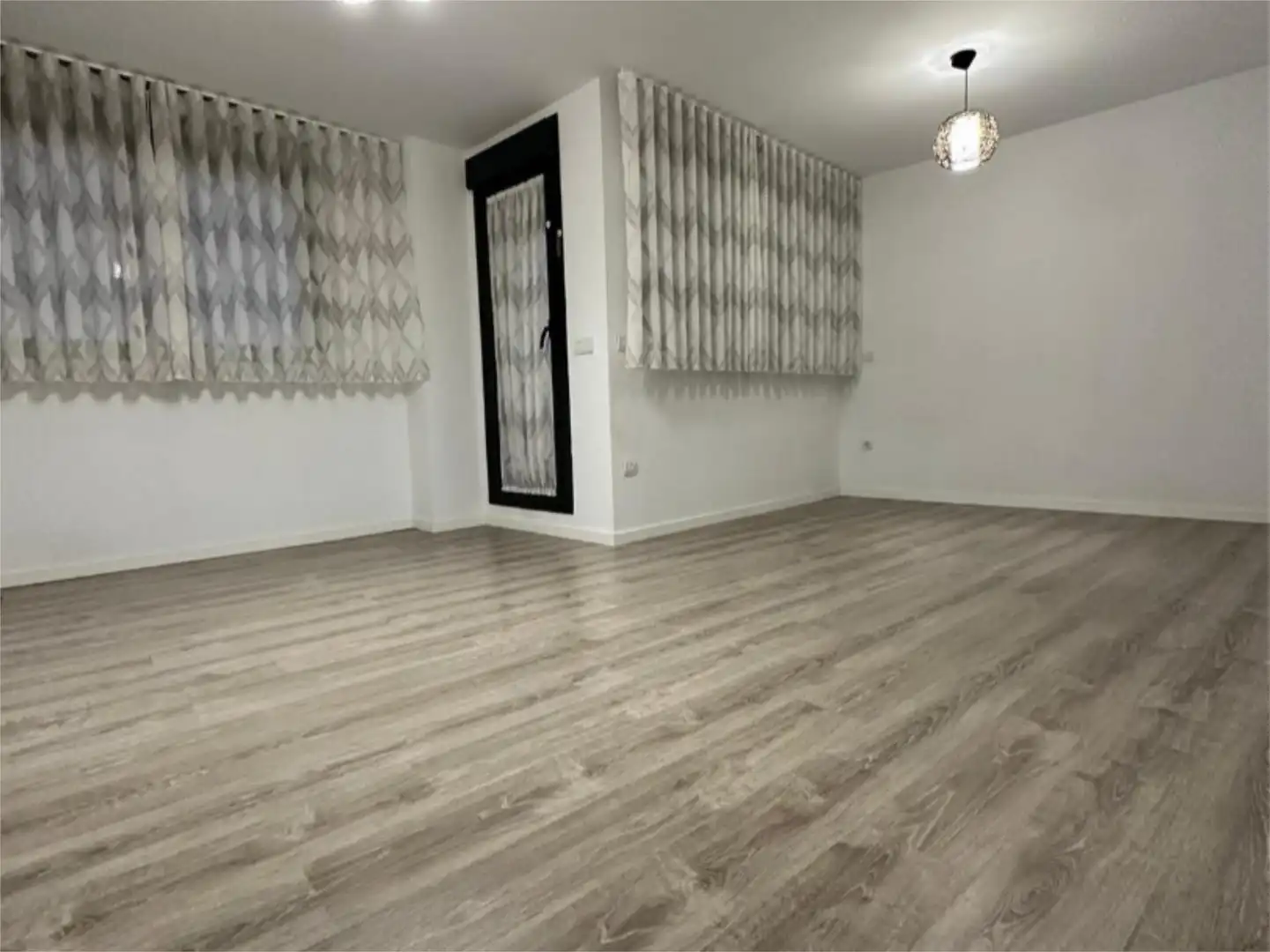 Flat for rent in Calle Doctora Damiana Zaragoza, 1, Paus - Poligono San Blas Flat for rent in Calle Doctora Damiana Zaragoza, 1, Paus - Poligono San Blas