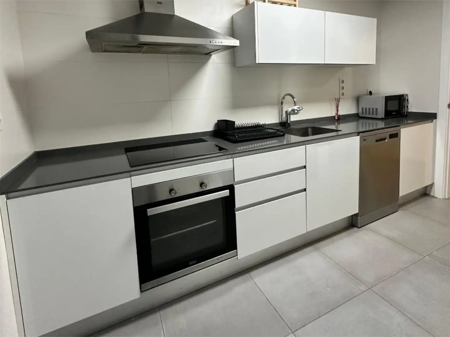 Flat for rent in Calle Doctora Damiana Zaragoza, 1, Paus - Poligono San Blas Flat for rent in Calle Doctora Damiana Zaragoza, 1, Paus - Poligono San Blas