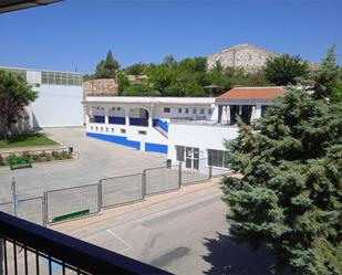 Vista exterior de Pis en venda en Huerta de Valdecarábanos amb Terrassa i Piscina