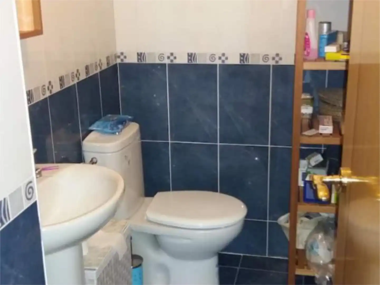 Bathroom of Flat for share in Valdés - Luarca  with Heating, Parquet flooring and Furnished