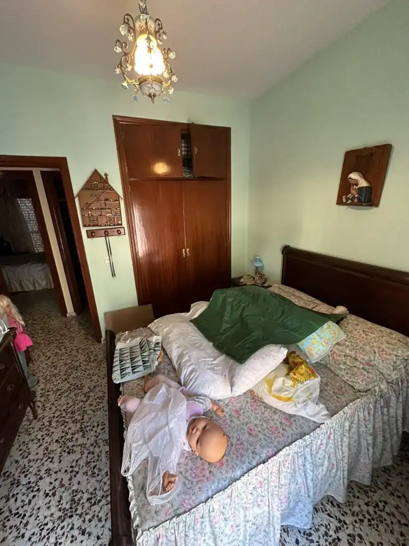 Casa adosada en venda a Barriada Núcleo Residencial el Parque, 44, Rociana del Condado Dormitori de Casa adosada en venda en Rociana del Condado