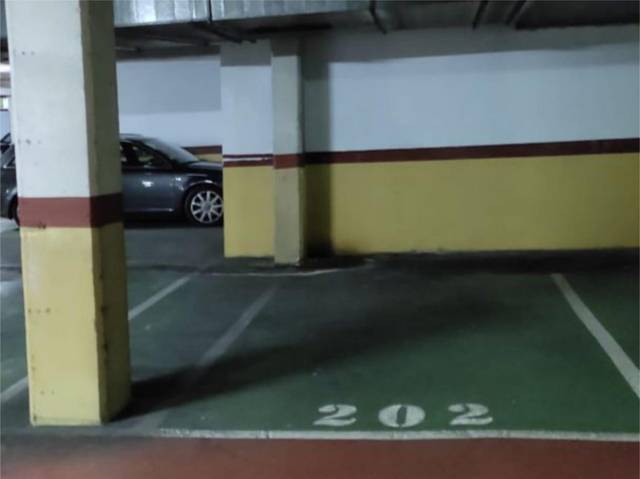 Garaje en Venta en Calle Fernando Vela, 9 en Milán - Pumarín