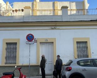 Vista exterior de Casa adosada en venda en  Sevilla Capital amb Terrassa