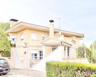 Vista exterior de Casa o xalet en venda en Molina de Segura amb Aire condicionat, Terrassa i Piscina
