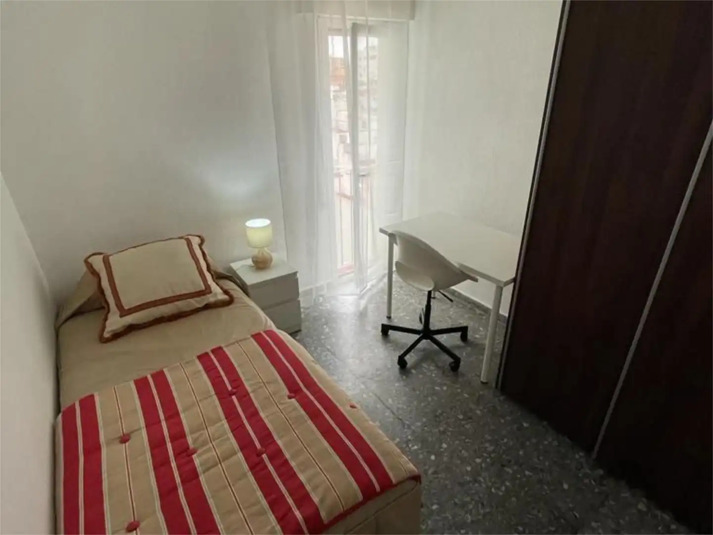 Room in Avenida de las Ollerías, 1, Ollerías - San Cayetano Room in Avenida de las Ollerías, 1, Ollerías - San Cayetano