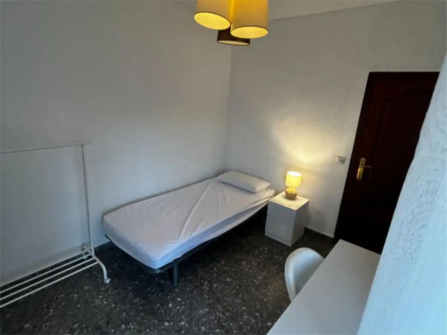 Room in Avenida de las Ollerías, 1, Ollerías - San Cayetano Room in Avenida de las Ollerías, 1, Ollerías - San Cayetano