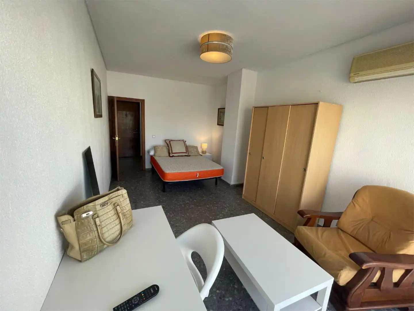 Room in Avenida de las Ollerías, 1, Ollerías - San Cayetano Room in Avenida de las Ollerías, 1, Ollerías - San Cayetano