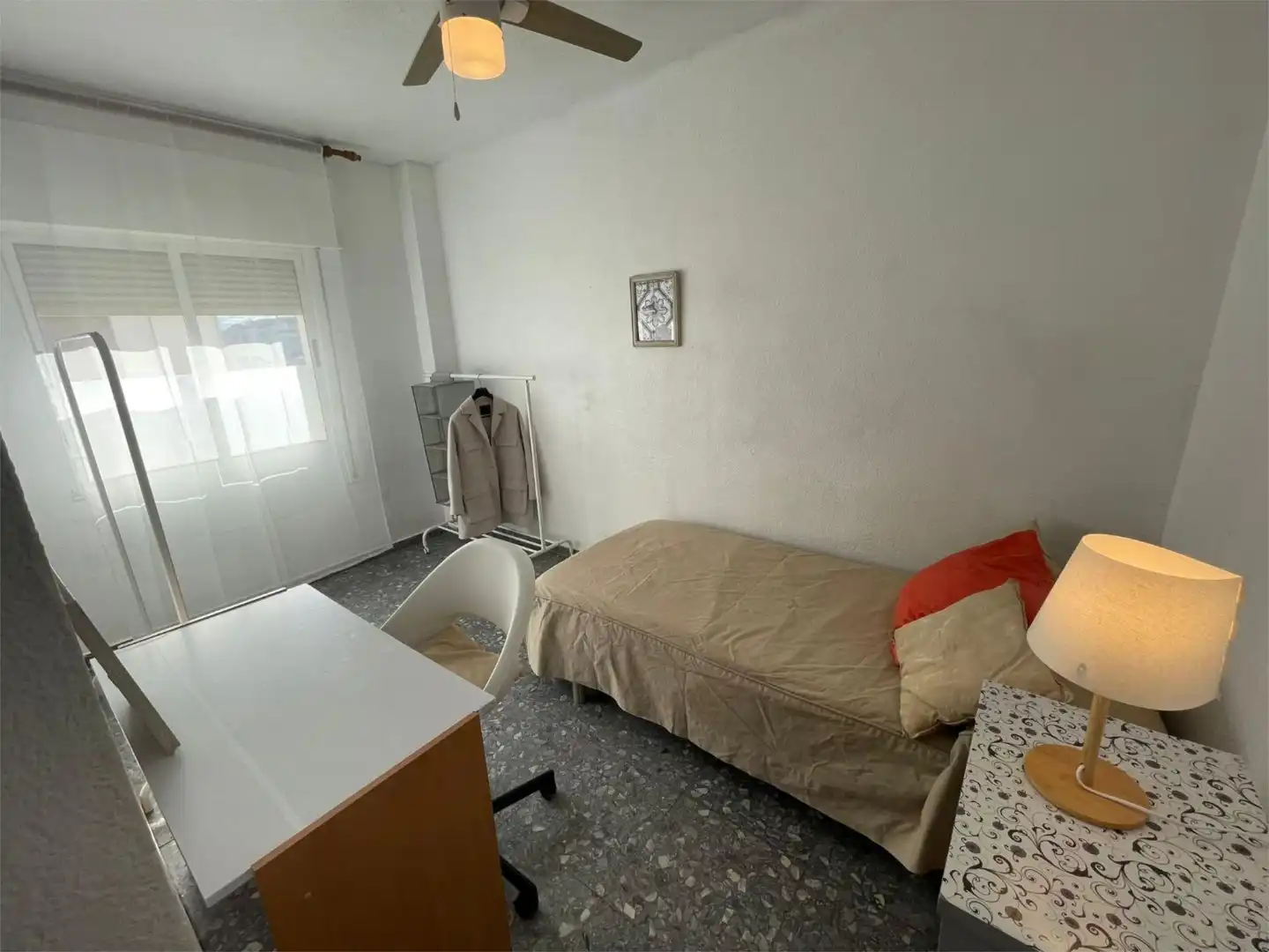Room in Avenida de las Ollerías, 1, Ollerías - San Cayetano Room in Avenida de las Ollerías, 1, Ollerías - San Cayetano