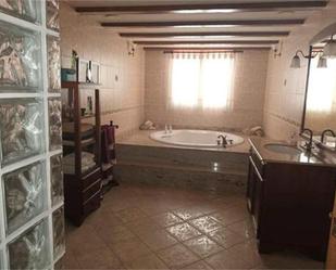 Bathroom of House or chalet for sale in Picanya  with Terrace and Swimming Pool