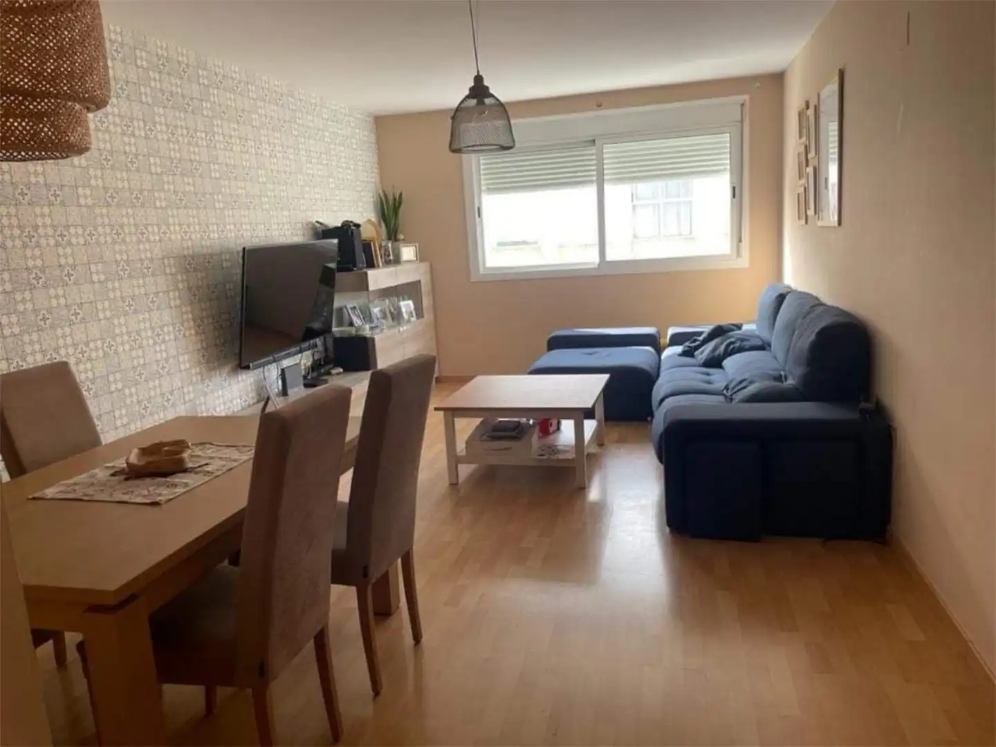 Piso en venta en Calle Álvaro de Bazán, 34, El Industrial Sala de estar de Piso en venta en Melilla con Aire acondicionado, Calefacción y Parquet