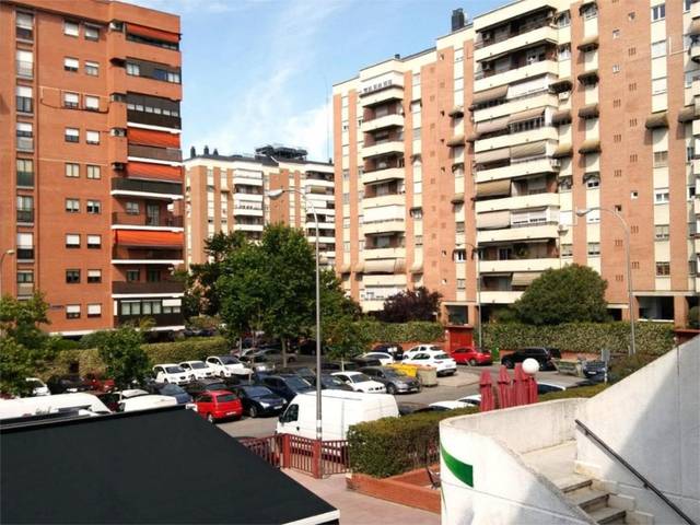 Oficina en Alquiler en Calle de Sangenjo, 19 en La Paz