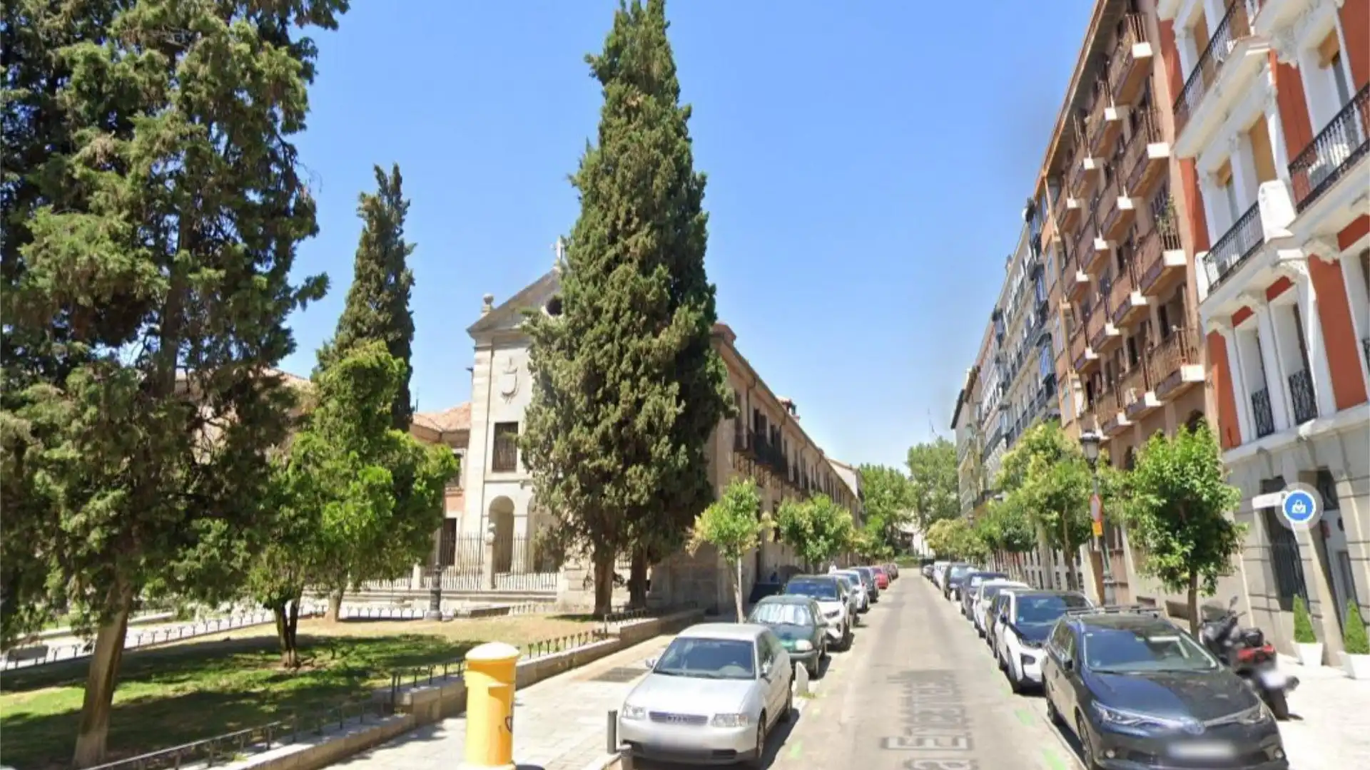 Vista exterior de Piso de alquiler en  Madrid Capital con Aire acondicionado, Calefacción y Terraza