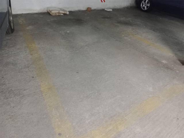 Garaje en Alquiler en Calle Alba, 10 en Tres Olivos - La Piedad