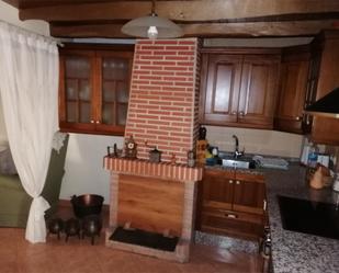 Cuina de Casa adosada en venda en Santa Eufemia del Barco amb Terrassa
