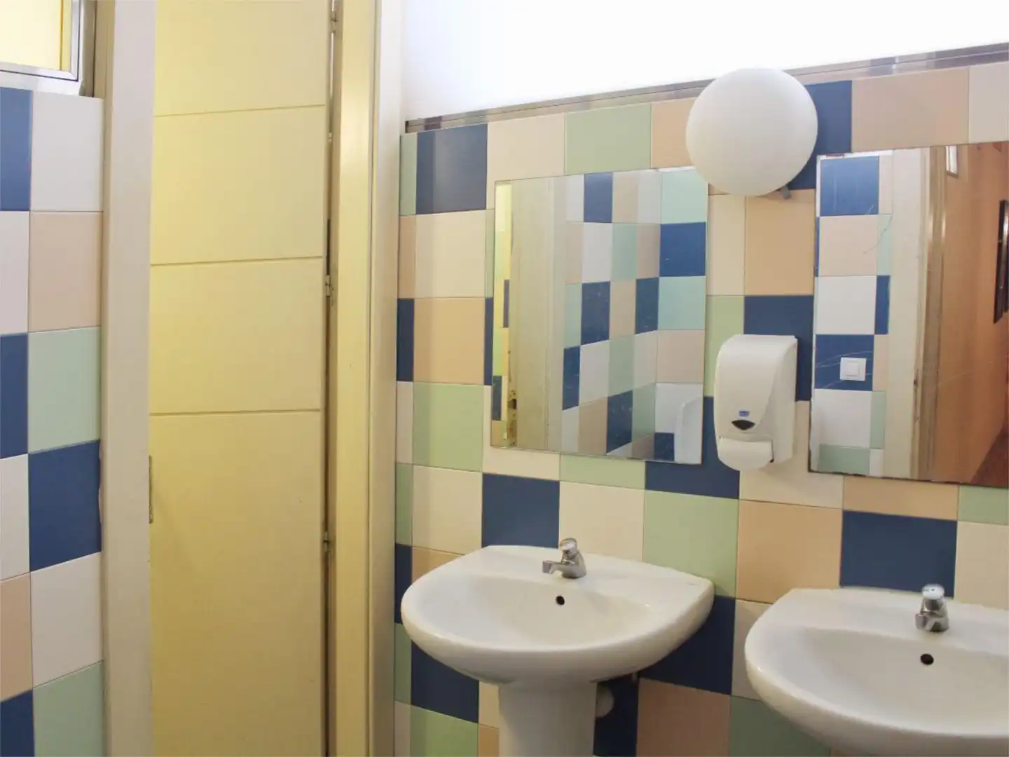Local en venta en Calle de Fernán González, 36, Casco Antiguo Baño de Local en venta en Burgos