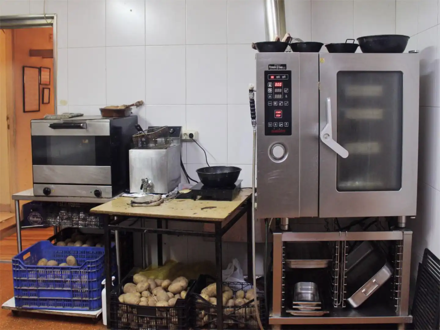 Local en venta en Calle de Fernán González, 36, Casco Antiguo Cocina de Local en venta en Burgos