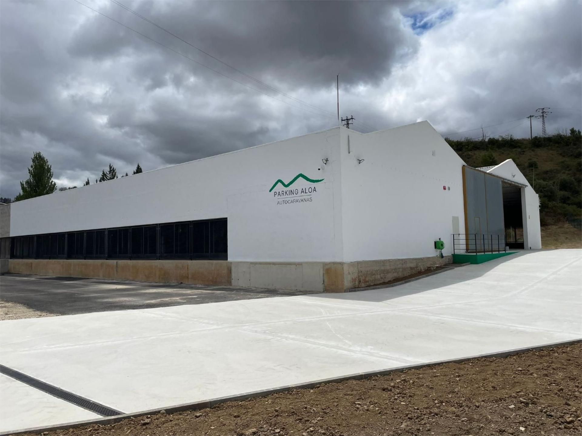 Exterior view of Garage to rent in Puente la Reina / Gares