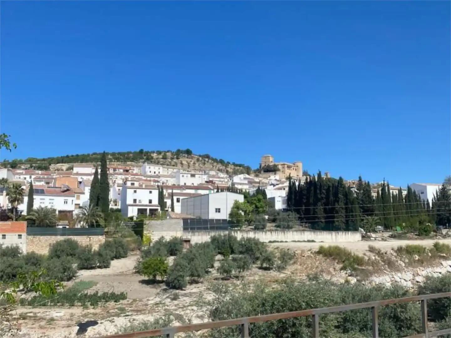 Casa adosada en venta en Calle Huelva, 5, Canena Vista exterior de Casa adosada en venta en Canena