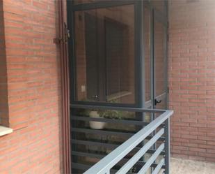 Terrassa de Pis en venda en Valencia de Don Juan amb Calefacció, Parquet i Terrassa