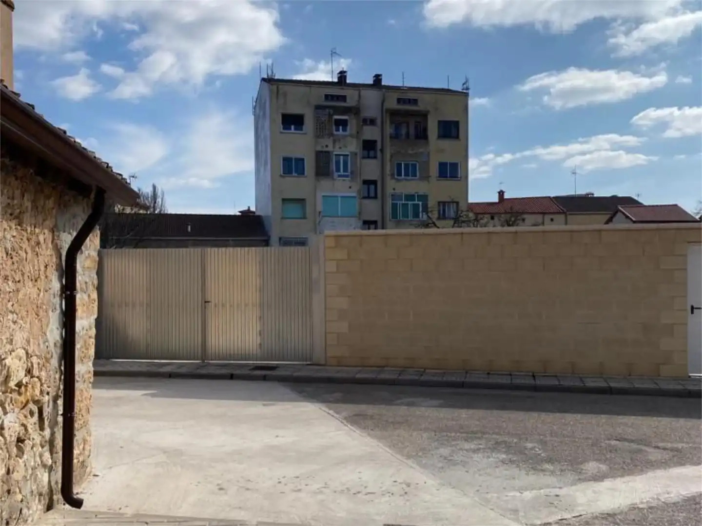 Bebaubares Gelände zum Verkauf in Desconocido, Fresnillo de las Dueñas Parkplatz von Bebaubares Gelände zum Verkauf in Fresnillo de las Dueñas