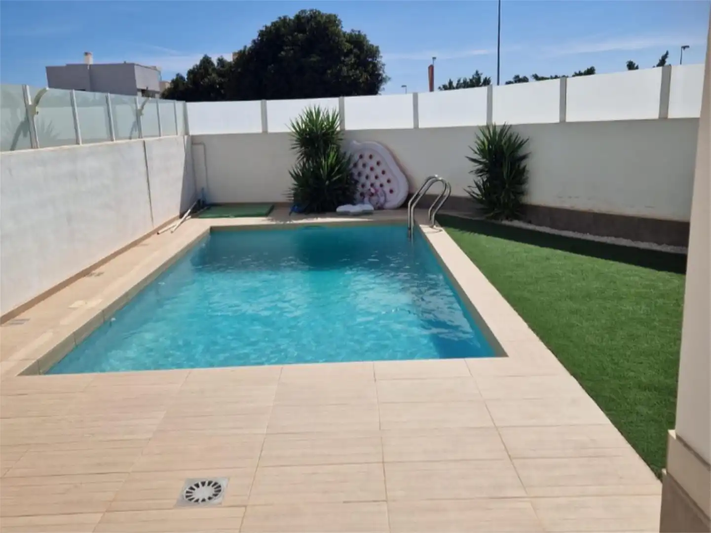 Einfamilien-Reihenhaus zum Verkauf in Avenida del Salvador, 1, Rojales Schwimmbecken von Einfamilien-Reihenhaus zum Verkauf in Rojales mit Klimaanlage und Schwimmbad