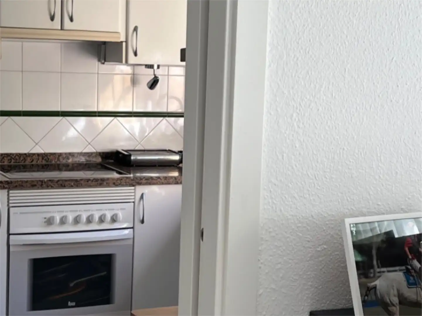 Einfamilien-Reihenhaus zur Miete in Urbanizacion Altozano 3, 2, San García Küche von Einfamilien-Reihenhaus zur Miete in Algeciras mit Privatgarten, Terrasse und Abstellraum
