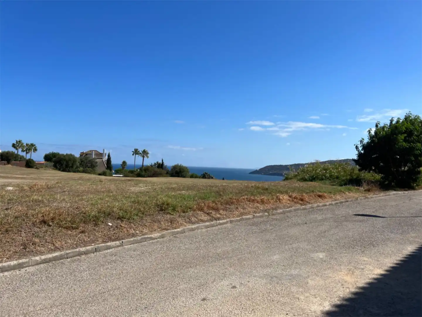 Einfamilien-Reihenhaus zur Miete in Urbanizacion Altozano 3, 2, San García Einfamilien-Reihenhaus zur Miete in Algeciras mit Privatgarten, Terrasse und Abstellraum