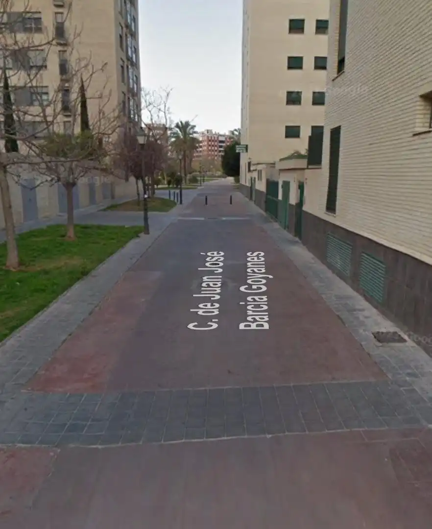 Garage zur Miete in Carrer de Juan José Barcia Goyanes (Professor), 5, Nou Benicalap Außenansicht von Garage zur Miete in Valencia