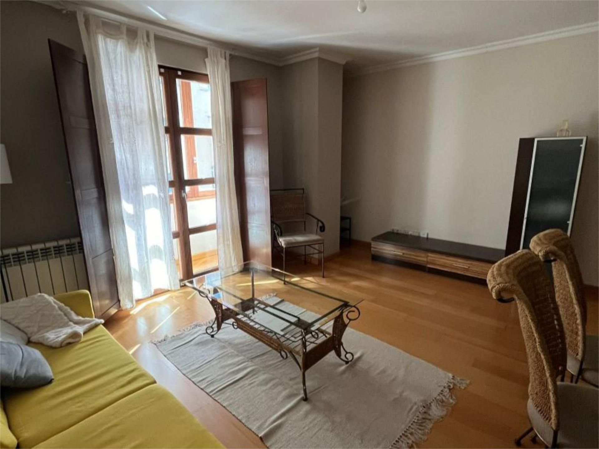 Living room of Flat for sale in Zamora Capital   with Heating, Furnished and Balcony