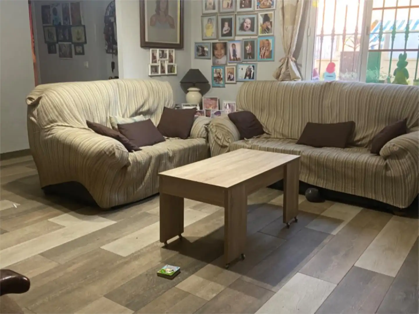 Living room of Houses for sale in Algeciras  with Air Conditioner and Storage room