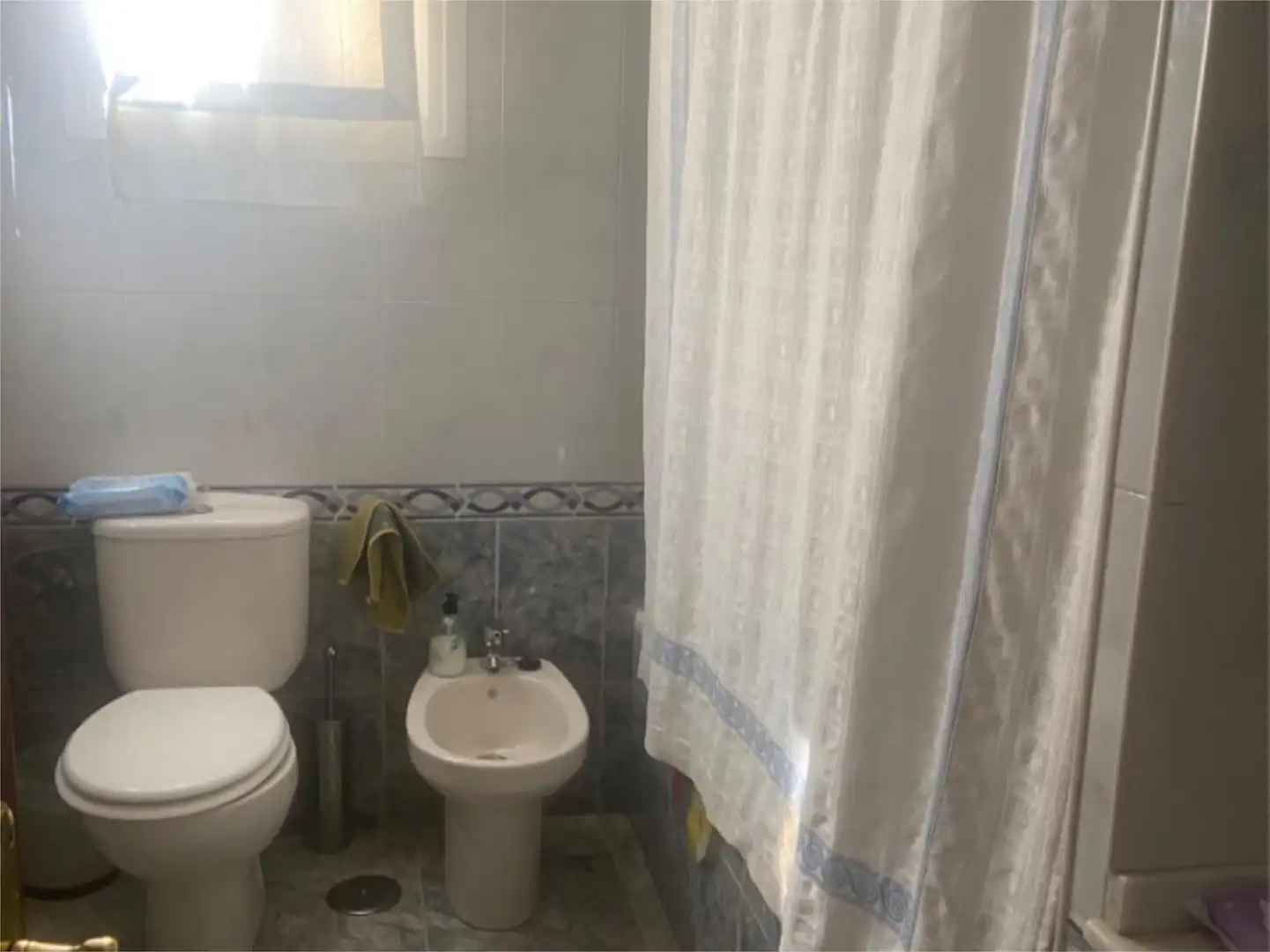 Bathroom of Houses for sale in Algeciras  with Air Conditioner and Storage room