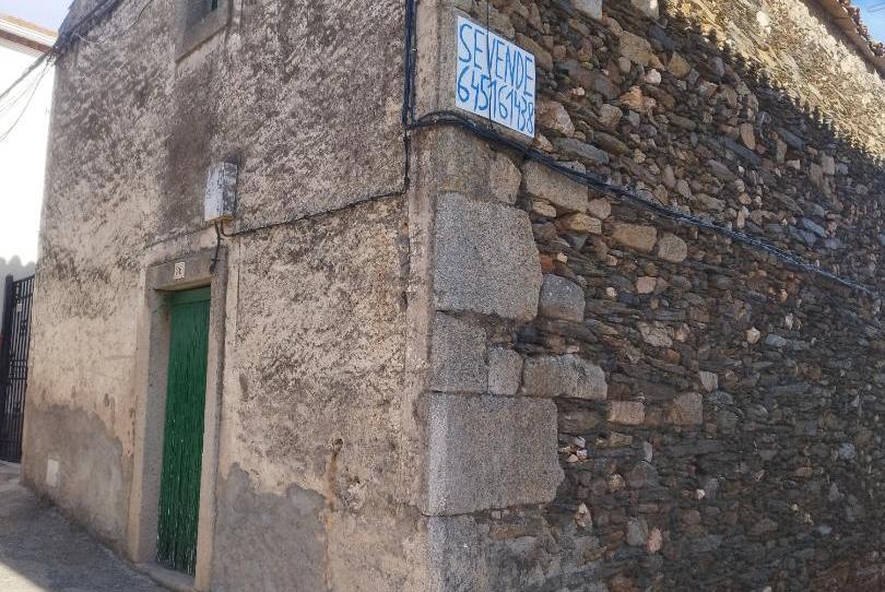 Photo 1 of Single-family semi-detached for sale in Calle la Ventosa, 42, Saucelle, Salamanca