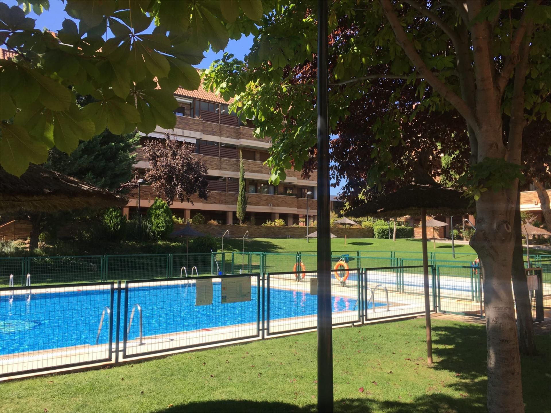 Piscina de Pis per a compartir en Pozuelo de Alarcón amb Aire condicionat, Calefacció i Parquet