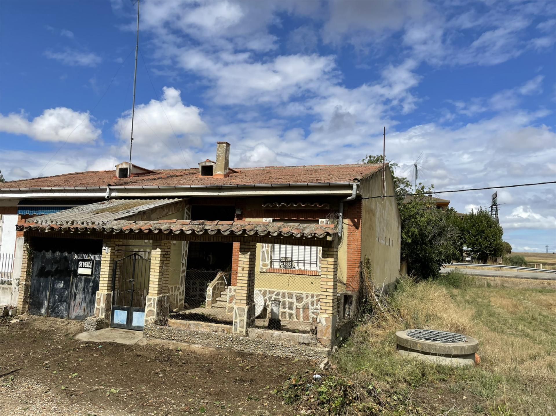 Vista exterior de Casa adosada en venda en Quiruelas de Vidriales