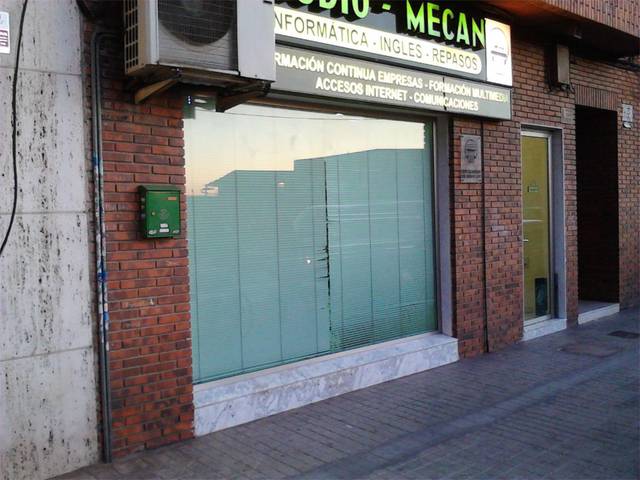 Local comercial en Alquiler en Avinguda de les Corts Valencianes, 26 en Tavernes Blanques