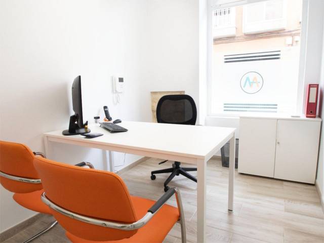 Oficina en Alquiler en Calle de Crevillente, 8 en Carolinas Bajas