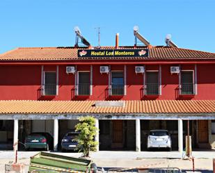 Vista exterior de Finca rústica en venda en Las Navas de la Concepción amb Aire condicionat, Terrassa i Piscina