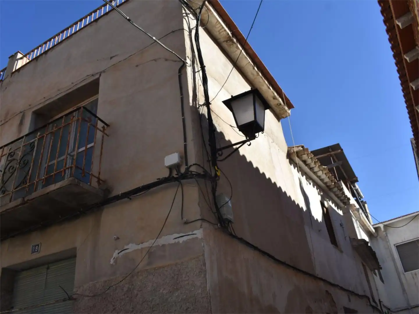 Vista exterior de Casa adosada en venda en Albudeite amb Terrassa i Balcó